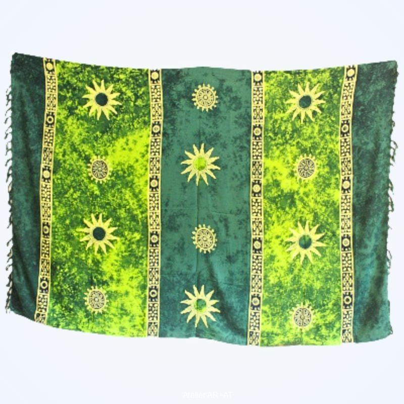 Batikovaný sarong se symboly Slunce